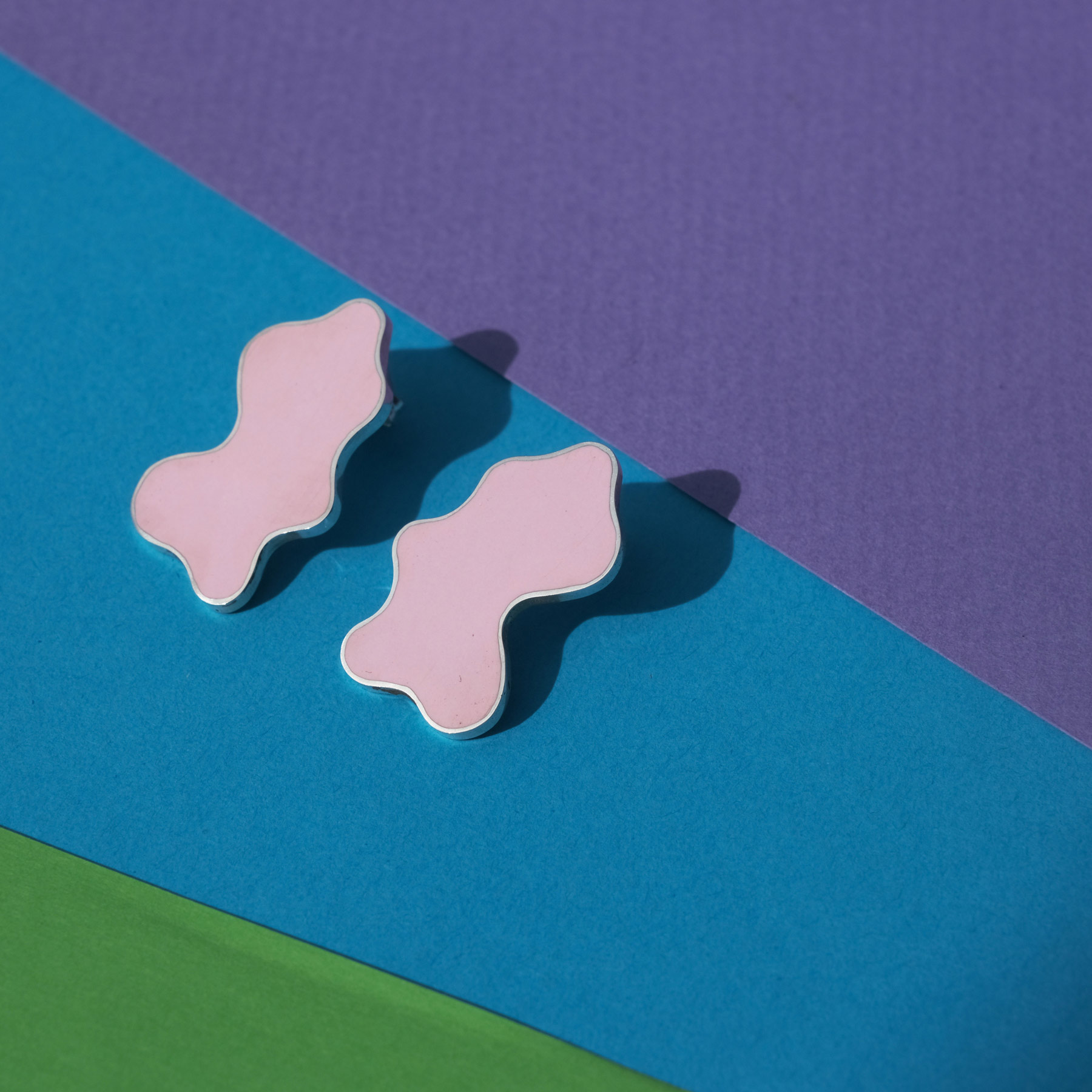 Boucles d'oreille Collection Couleur rose Laques Formes Geometrique Fontes Virgile Bruniau Boucles d'oreille Collection Couleur rose Laques Formes Geometrique Fontes Virgile Bruniau